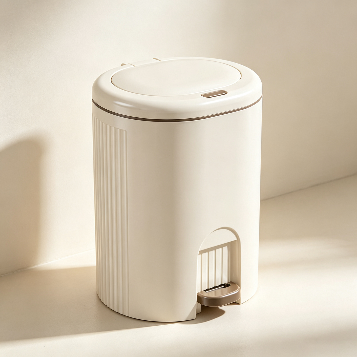 Cream-Style Pedal Trash Can with Lid